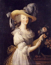 Marie Antoinette in einem Luftigen weissen kleid, bei den ärmeln geschoppt, mit fast natürlicher taille und nur einer gelben schärpe und einem hut als schmuck. in der hand ein rosensträusschen.